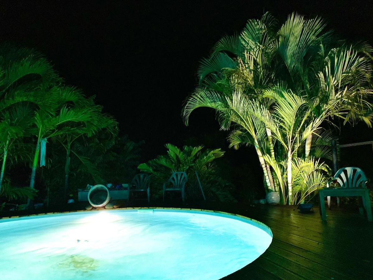 Lodge Pamplemousse Avec Piscine Privative , Dans Parc Calme A 500 M Plage 勒卡尔贝 外观 照片